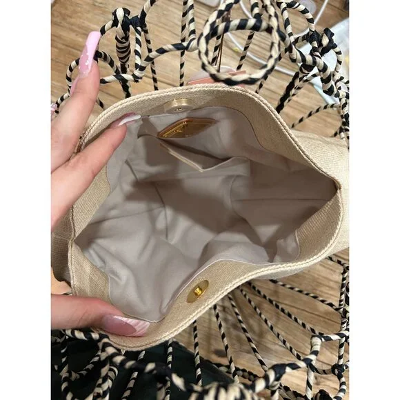 Free People Aranaz Seashell Clam Tote Bag Purse - MSRP $458 - Picture 7 of 8